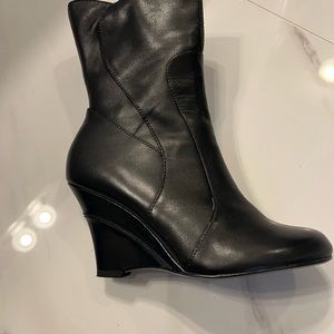 Spring wedge boots size 6